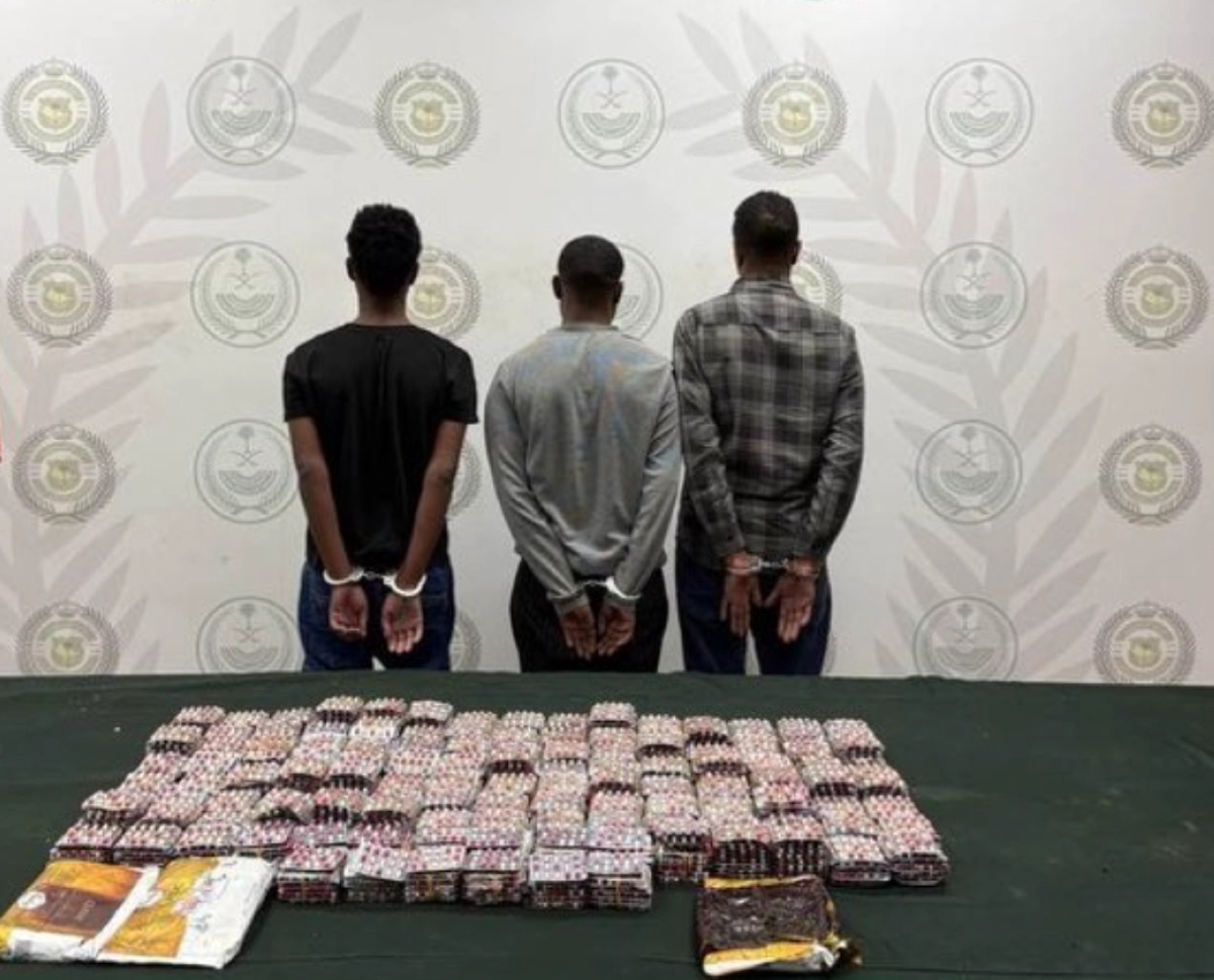 Three Arrested in Riyadh With Hashish and 31,588 Tablets