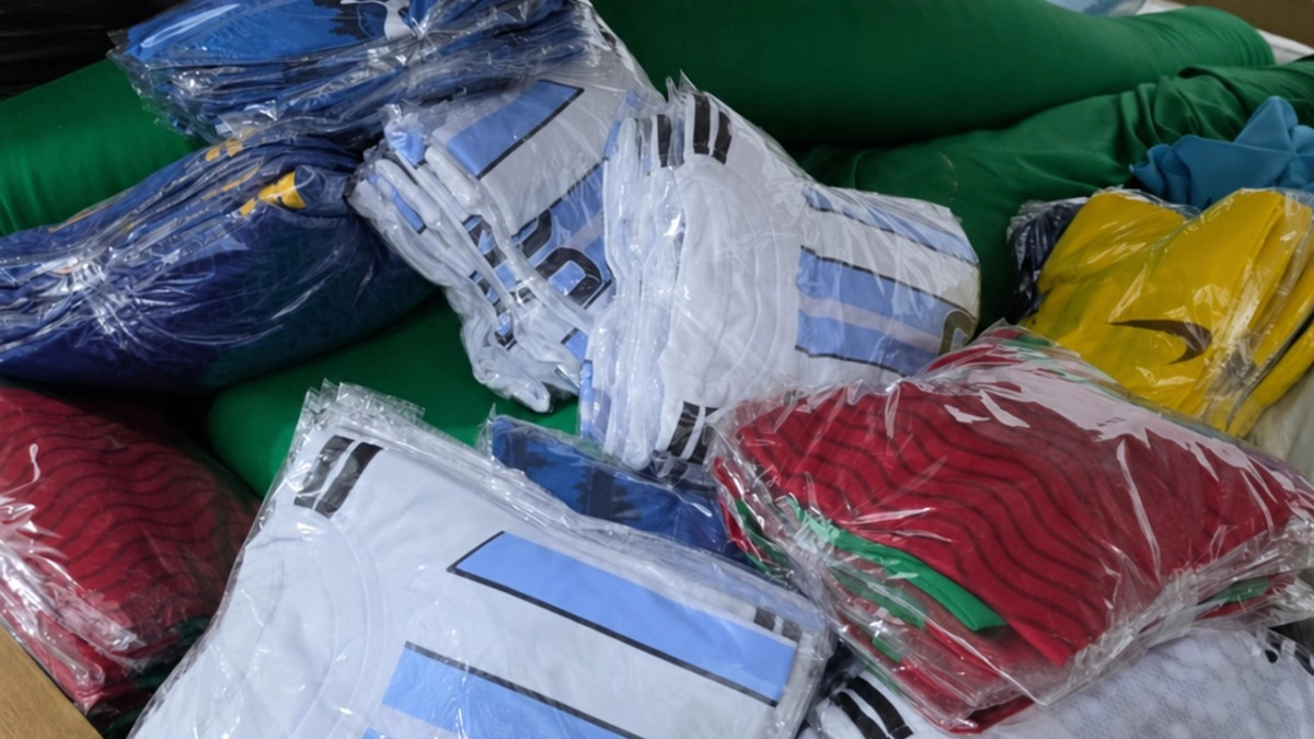 Jeddah Authorities Seize Thousands of Fake Brand Clothes