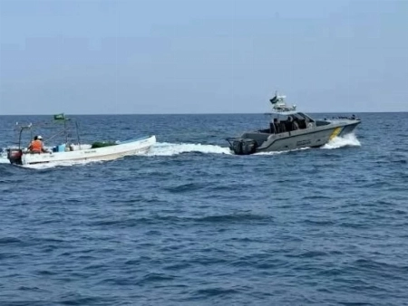 Saudi Border Guard Rescues Five After Boat Breaks Down off Yanbu