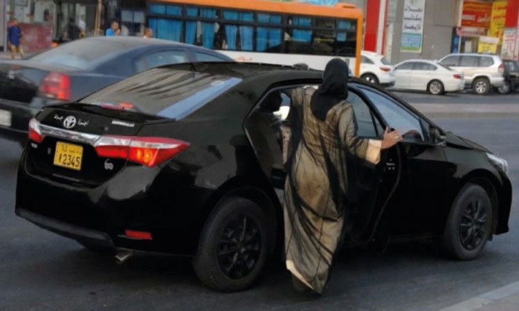 Kuwait Traffic Campaign Records 26 Private-Car Transport Violations